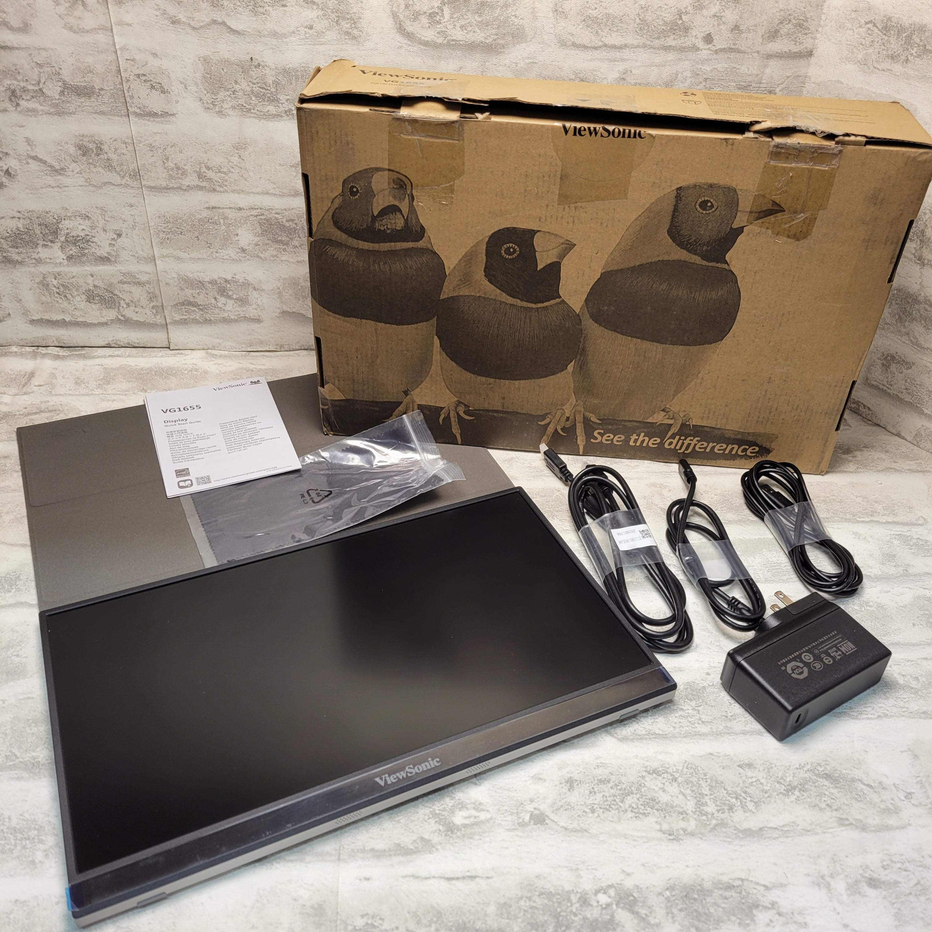 ViewSonic 15.6" 1080p Portable Monitor with Cover (VG1655) (7888683204846)